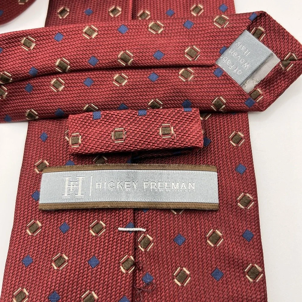 HICKEY FREEMAN Men's 100% Silk Necktie Red‎ Geometric